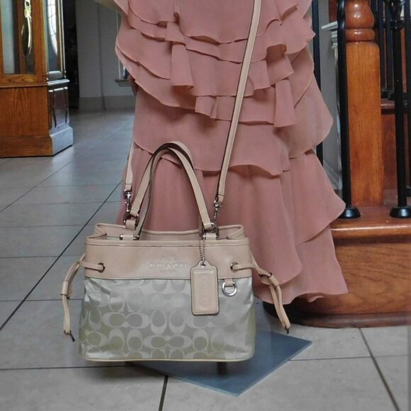 Euc Coach Signature C's Tan & Beige Satchel Purse Large - Picture 14 of 14